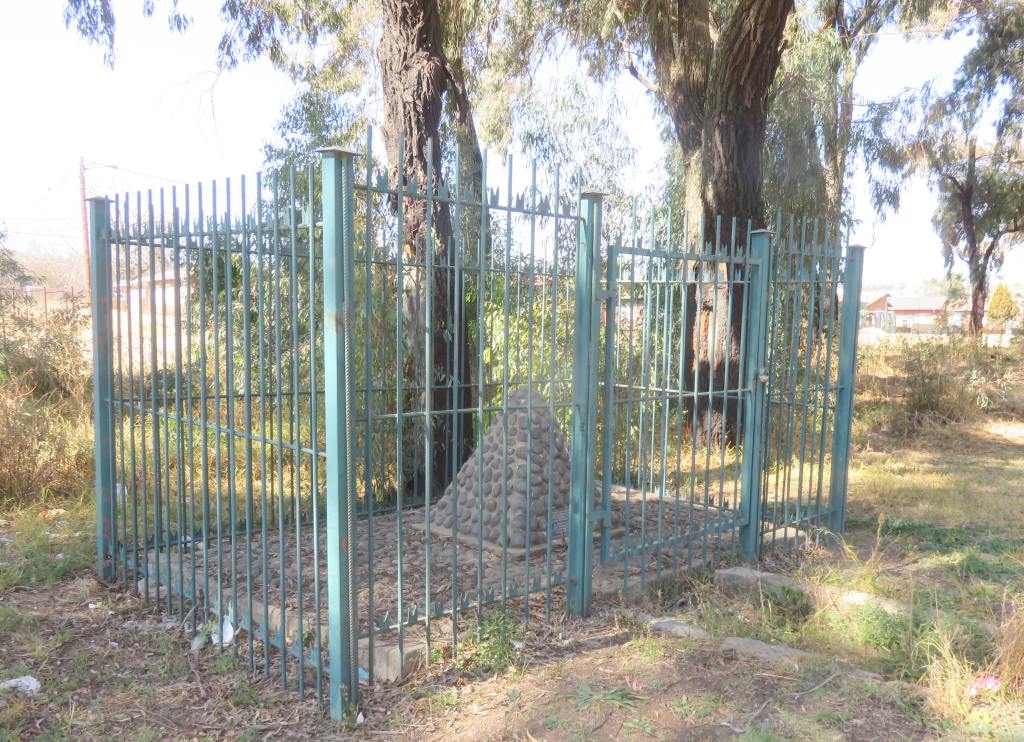 Prinsloo cairn